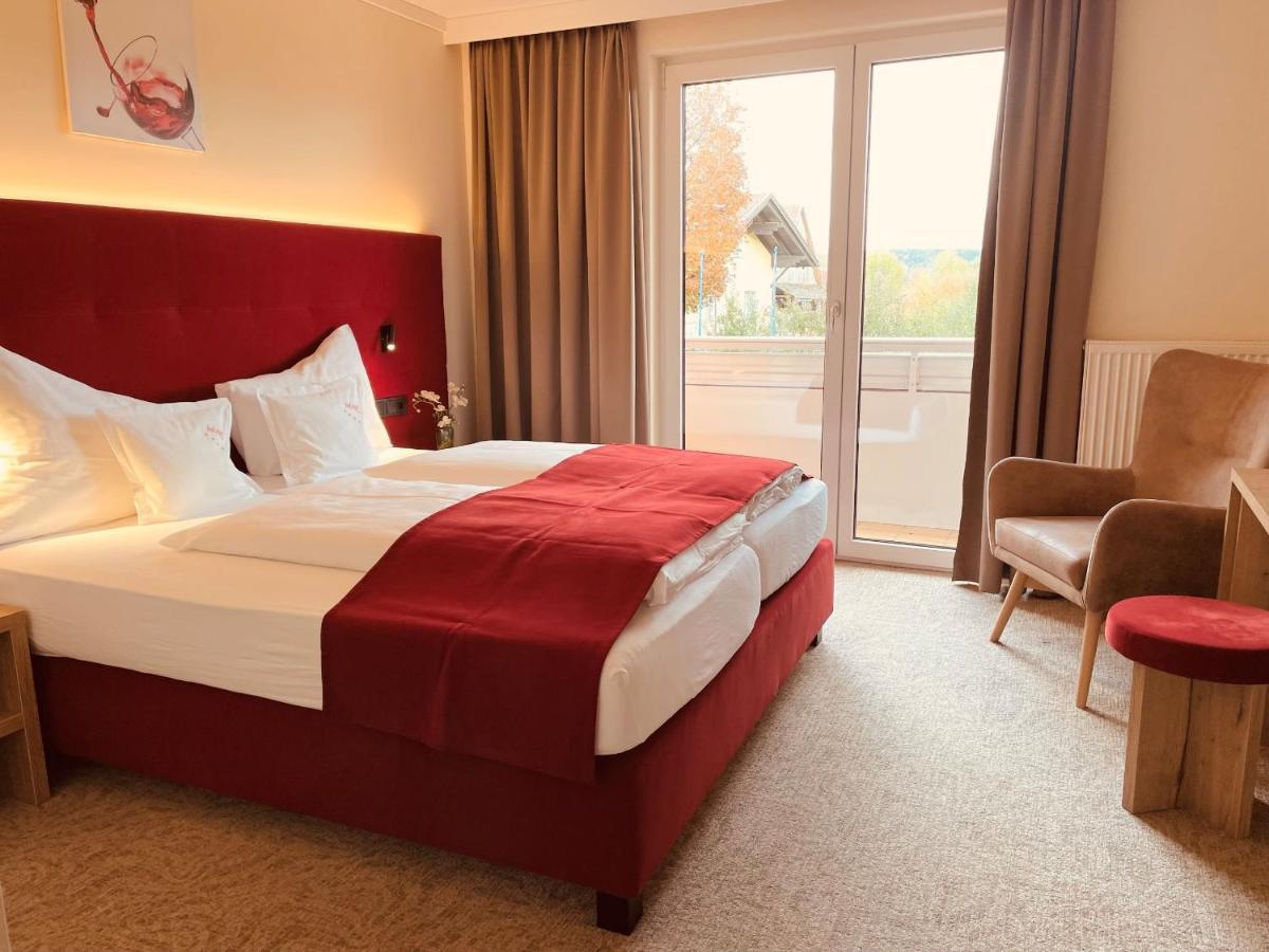 Hotel Pachernighof Velden am Woerthersee Exterior photo