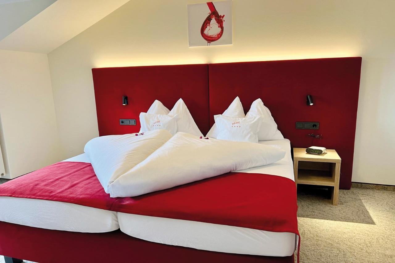 Hotel Pachernighof Velden am Woerthersee Exterior photo