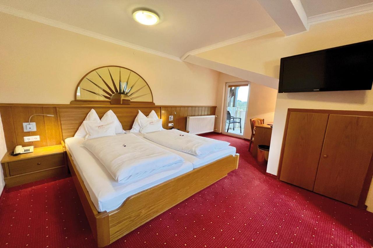 Hotel Pachernighof Velden am Woerthersee Exterior photo
