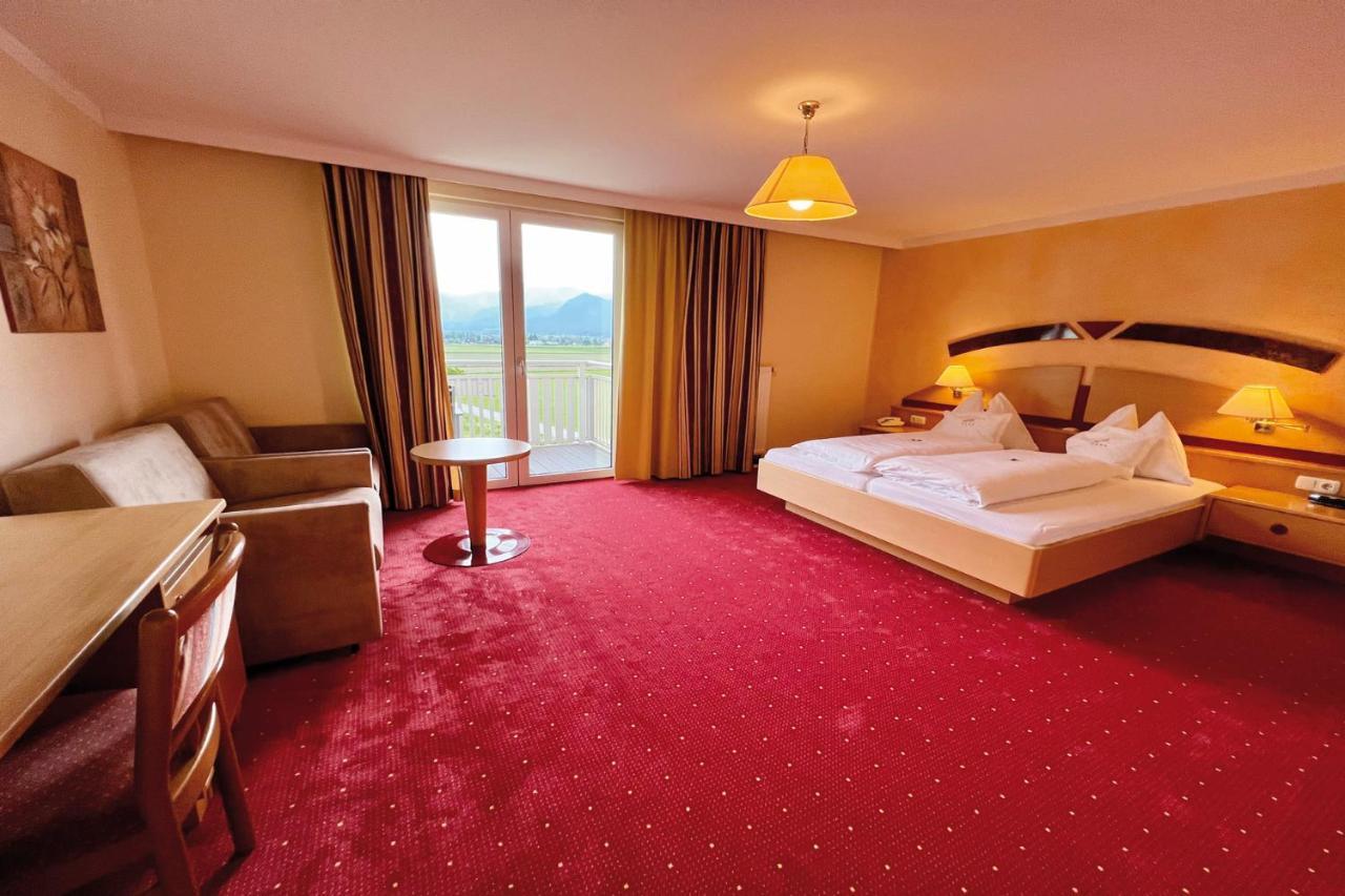 Hotel Pachernighof Velden am Woerthersee Exterior photo