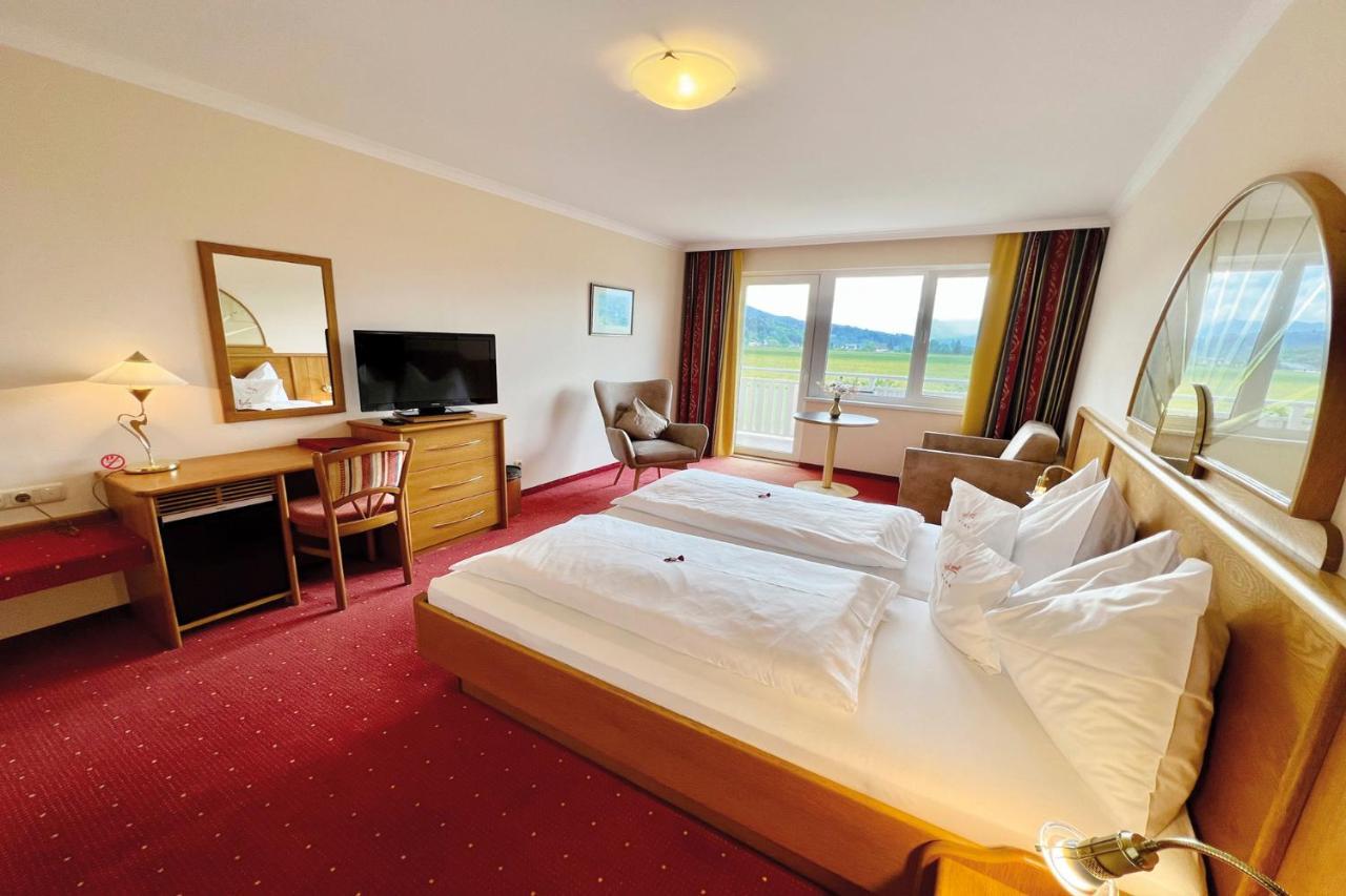 Hotel Pachernighof Velden am Woerthersee Exterior photo