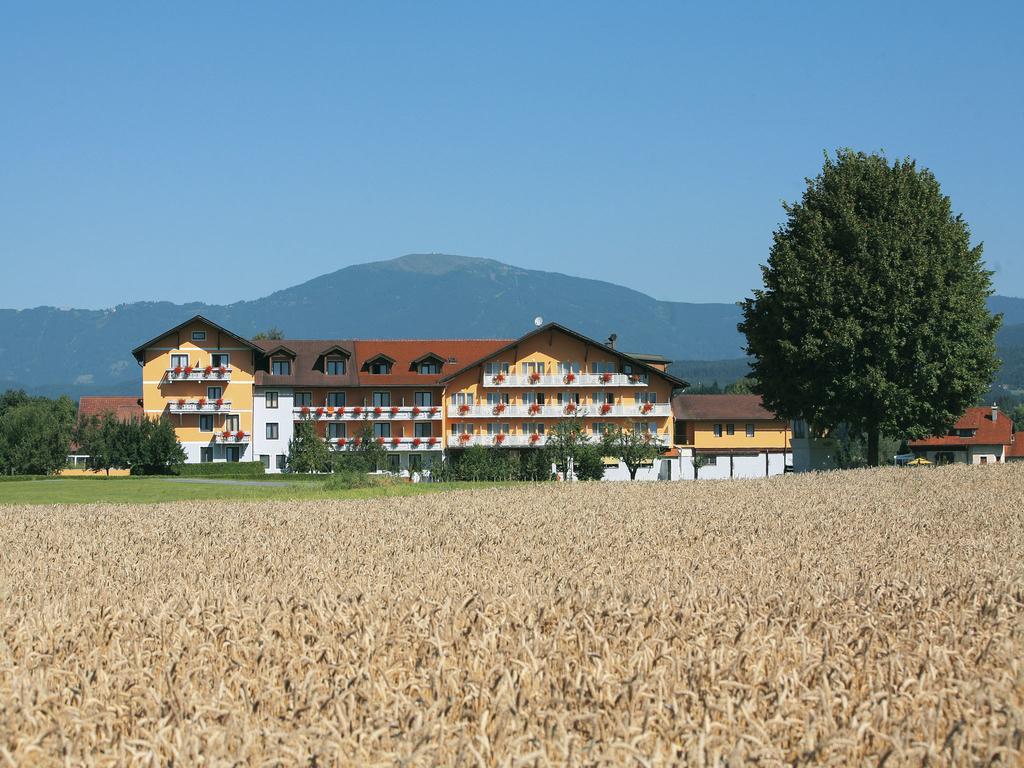 Hotel Pachernighof Velden am Woerthersee Exterior photo